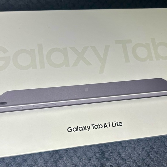 Brand new Samsung Galaxy Tab A7 Lite - Picture 2 of 2